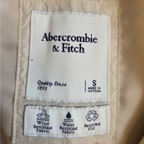 Abercrombie & Fitch Off-White Quilted Vest - Picture 2 of 7